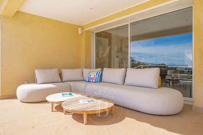 Image No.12-5 Bed House for sale