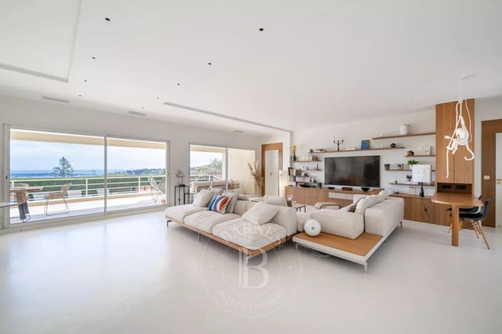 Image No.16-5 Bed House for sale