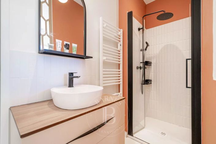 Image No.18-5 Bed House for sale