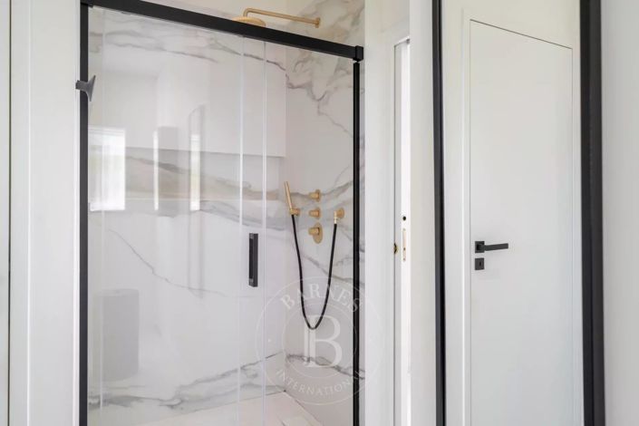 Image No.26-5 Bed House for sale