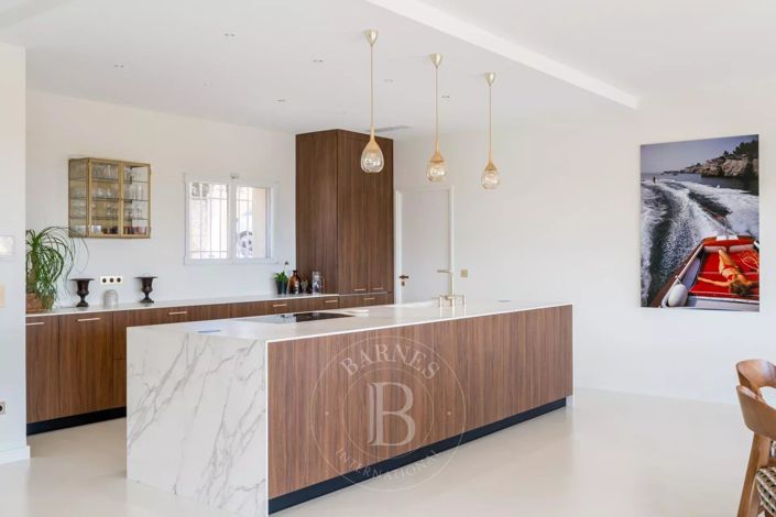 Image No.28-5 Bed House for sale