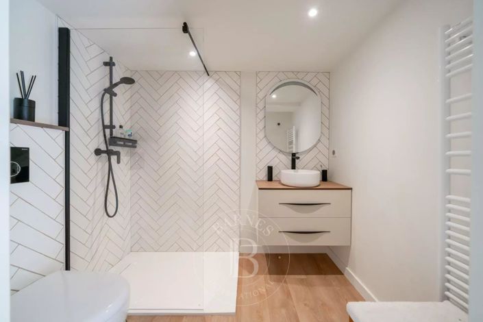 Image No.31-5 Bed House for sale