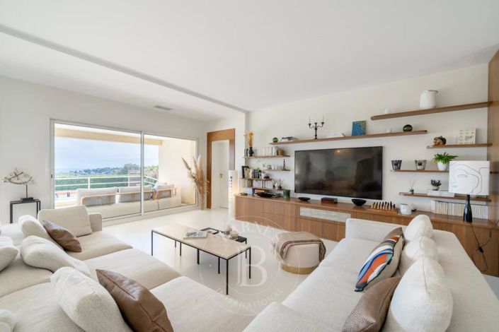 Image No.4-5 Bed House for sale