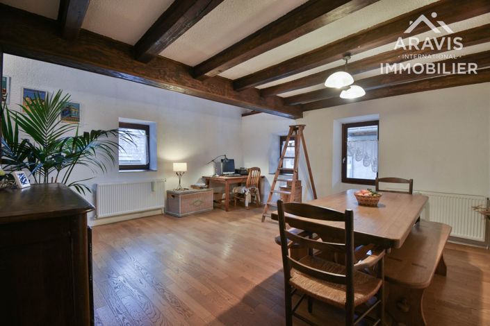 Image No.1-2 Bed House for sale