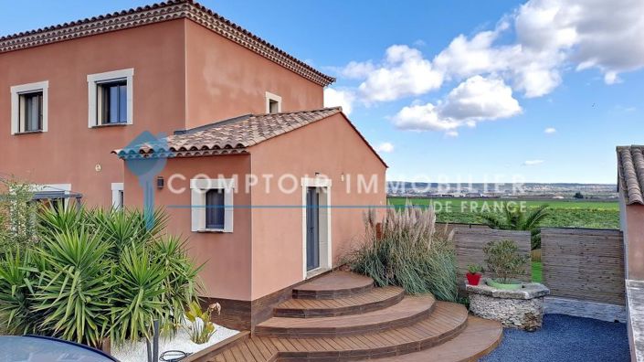 Image No.1-4 Bed House for sale