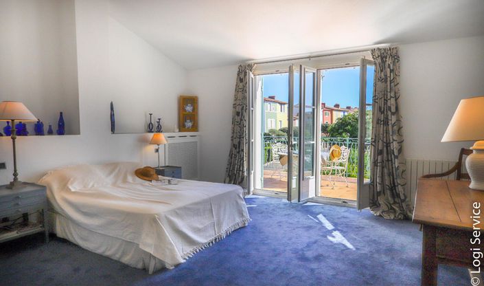 Image No.1-Propriété de 4 chambres à vendre à Grimaud