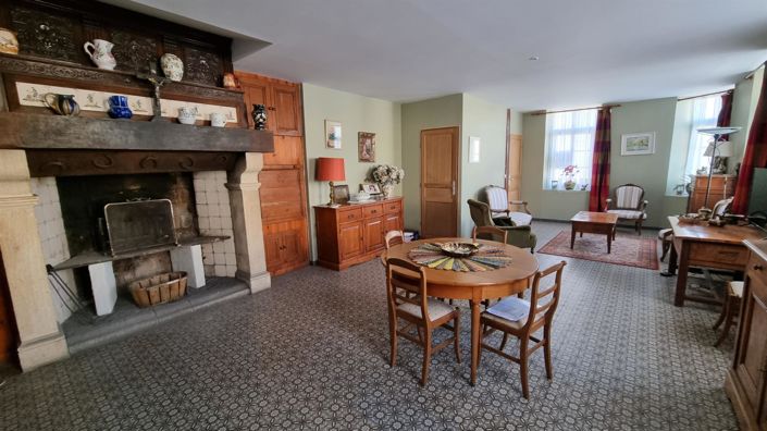 Image No.2-4 Bed House for sale