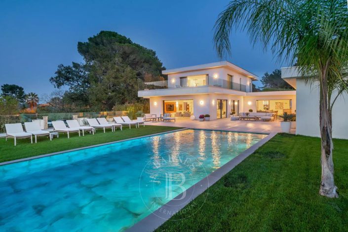 Image No.1-6 Bed House for sale