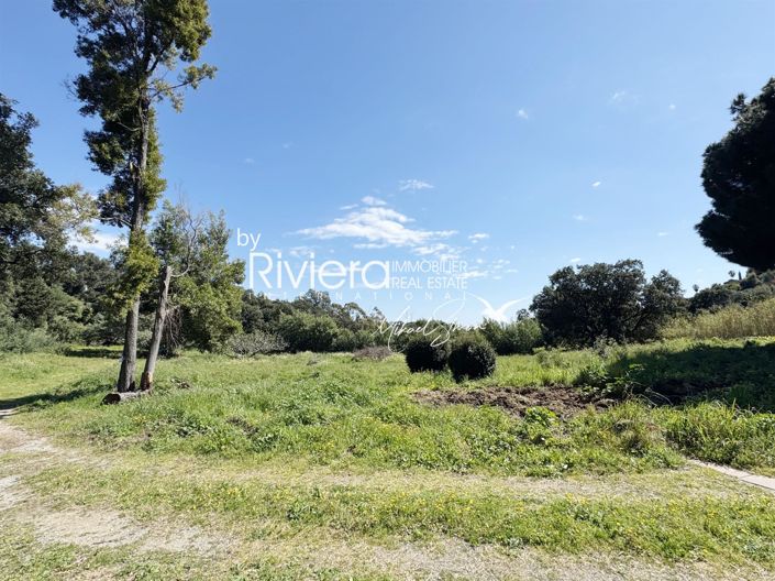 Image No.11-3 Bed House for sale