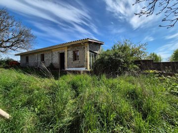 1 - Frontenac, House