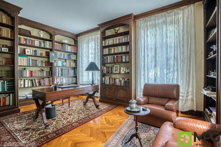 Image No.8-5 Bed House for sale