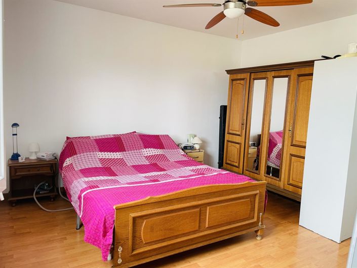 Image No.10-3 Bed House for sale