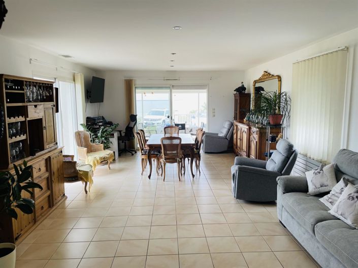 Image No.3-3 Bed House for sale