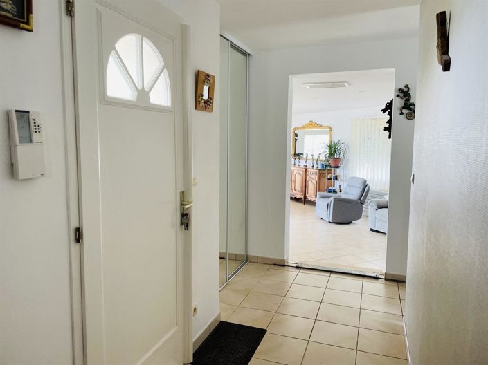 Image No.8-3 Bed House for sale