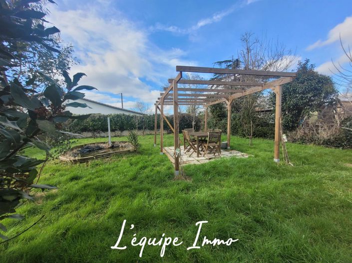 Image No.18-6 Bed House for sale