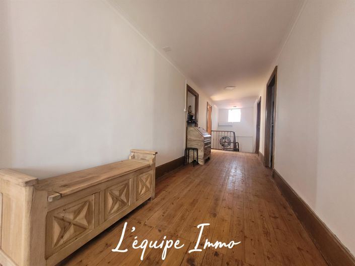 Image No.9-6 Bed House for sale