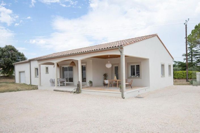 Image No.1-4 Bed House for sale