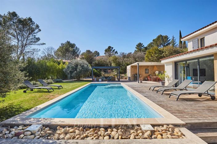 Image No.1-4 Bed House for sale