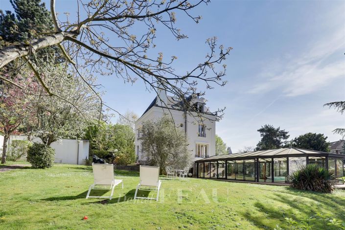 Image No.1-5 Bed House for sale