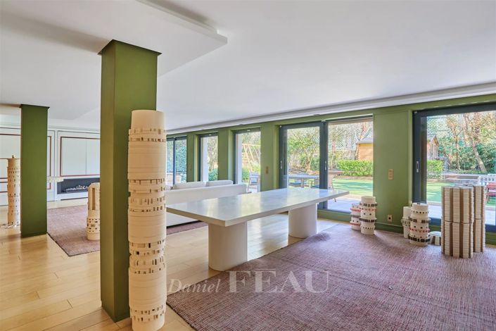 Image No.1-4 Bed Apartment for sale