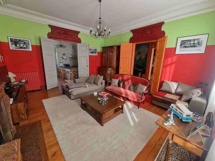 Image No.10-6 Bed House for sale