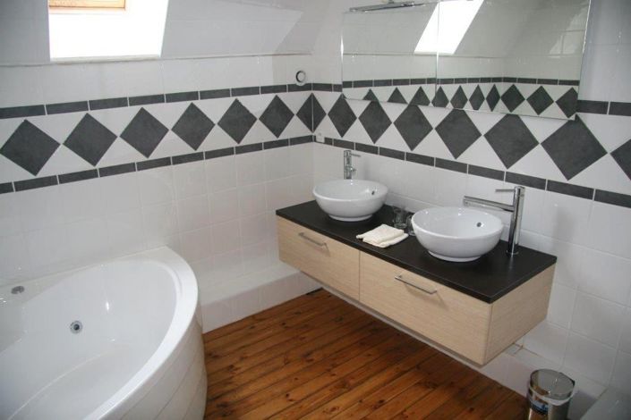 Image No.13-5 Bed Property for sale