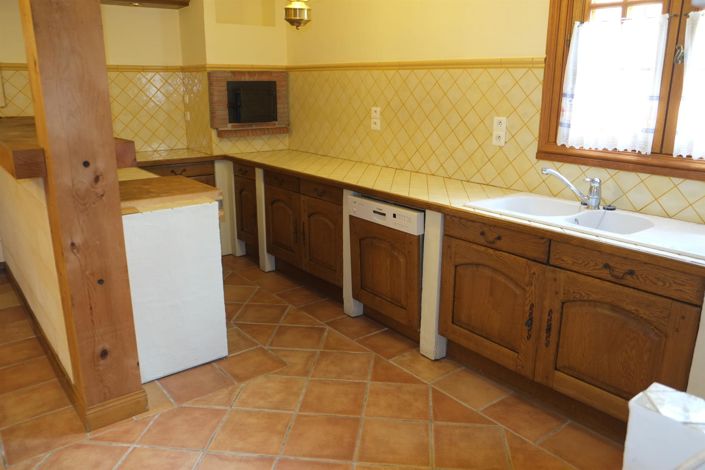 Image No.10-4 Bed House for sale