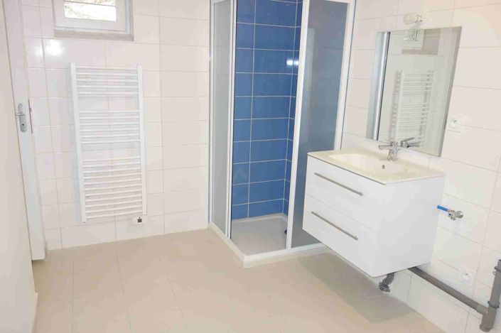 Image No.18-4 Bed House for sale