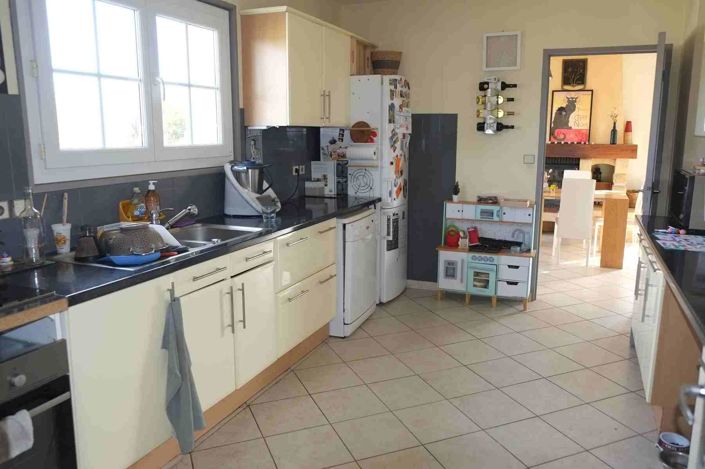 Image No.17-4 Bed House for sale