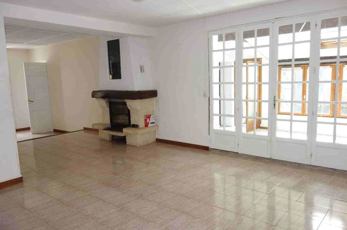 Image No.6-4 Bed House for sale