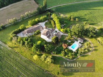 5 Bed House for sale