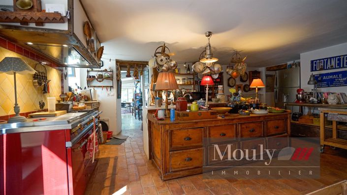 Image No.8-5 Bed House for sale