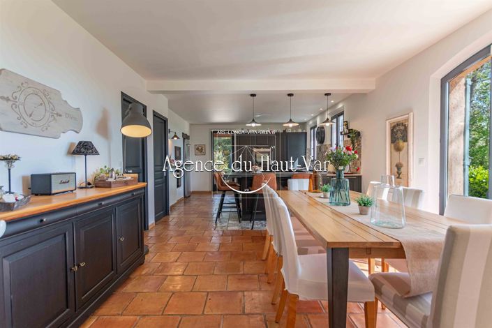 Image No.17-5 Bed House for sale