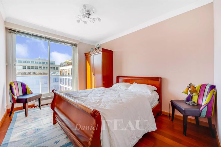 Image No.10-5 Bed Apartment for sale