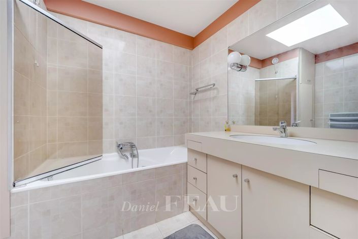 Image No.14-5 Bed Apartment for sale