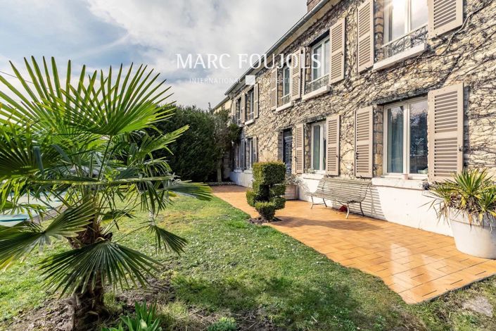 Image No.1-4 Bed House for sale