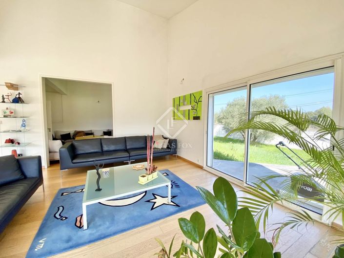 Image No.11-5 Bed House for sale