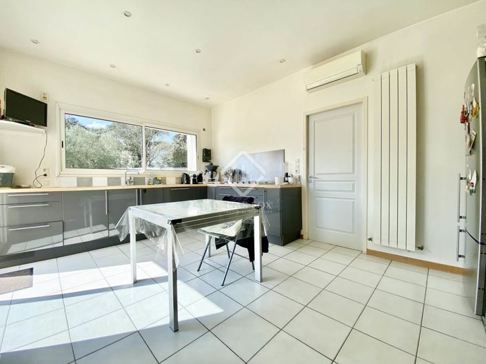 Image No.15-5 Bed House for sale