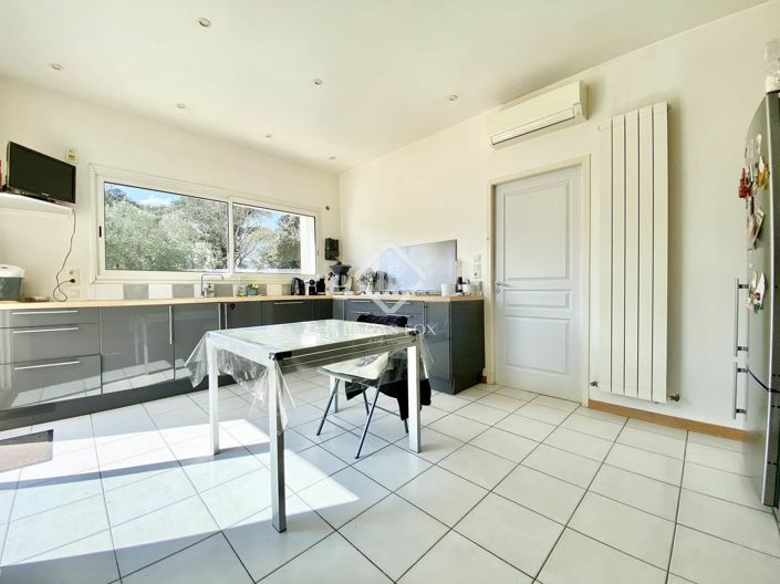 Image No.15-5 Bed House for sale