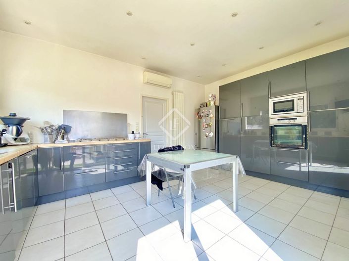 Image No.16-5 Bed House for sale