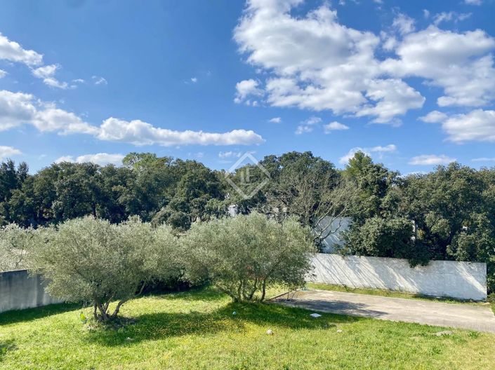 Image No.20-5 Bed House for sale