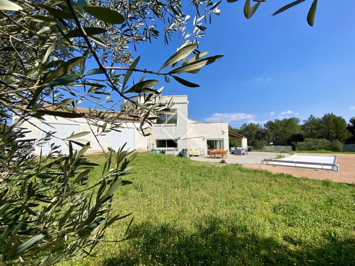 Image No.24-5 Bed House for sale