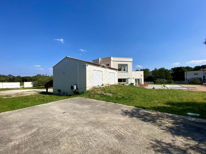 Image No.25-5 Bed House for sale