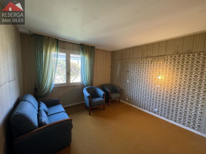 Image No.8-4 Bed House for sale