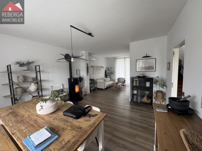 Image No.1-5 Bed House for sale