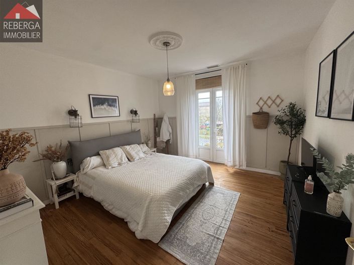 Image No.12-5 Bed House for sale