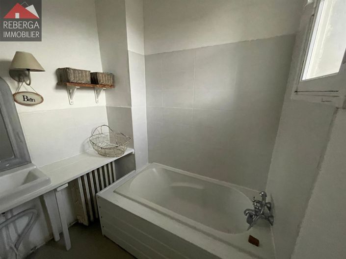 Image No.8-2 Bed House for sale