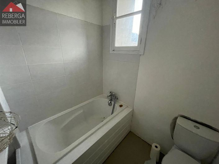 Image No.9-2 Bed House for sale