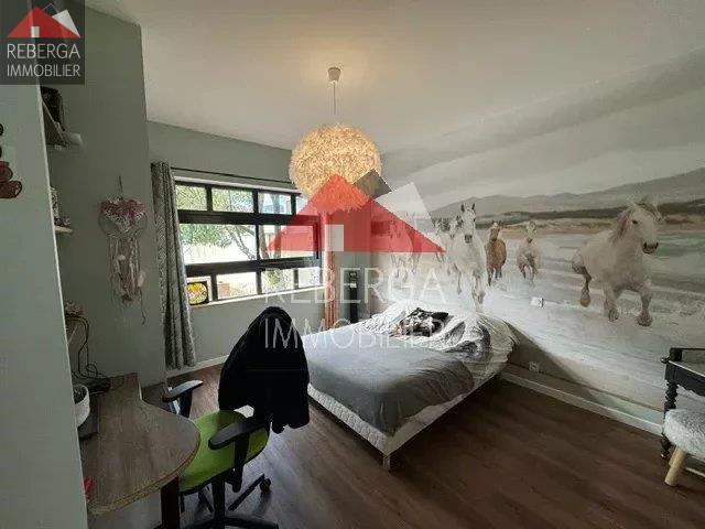 Image No.21-5 Bed House for sale