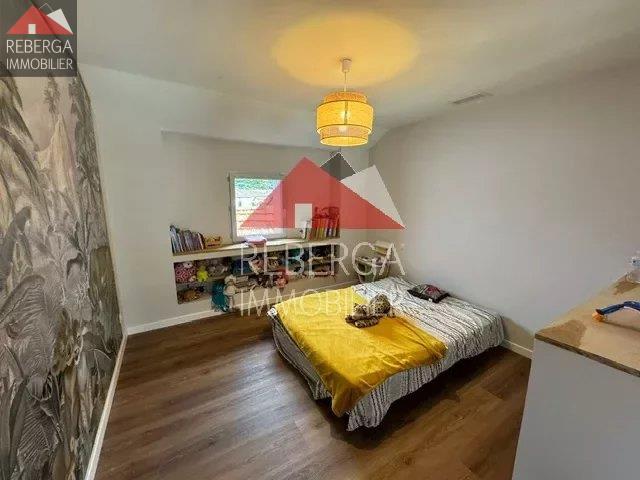 Image No.24-5 Bed House for sale